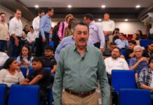 Reconoce Javier Lamarque proyectos de software diseñados por estudiantes universitarios