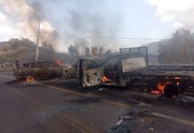 En Michoacán se registran bloqueos carreteros y quema de vehículos en diferentes lugares.