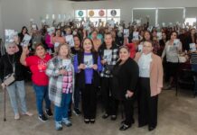 Entrega alcaldesa Karla Córdova González la cartilla de los derechos de las mujeres