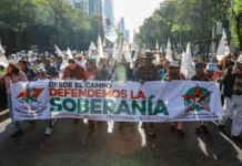 Marchan sindicatos al Zócalo en defensa de la soberanía nacional