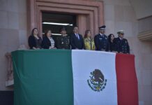 PRESIDE JAVIER LAMARQUE DESFILE CÍVICO-MILITAR POR EL DÍA DE LA BANDERA