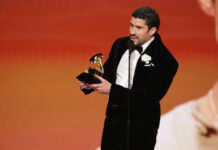 «¡Fuera ICE!», clama Bad Bunny en entrega de los Grammy