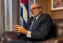 “El bloqueo violenta, pero la idea de resistir está en nuestro ADN”: embajador de Cuba, Eugenio Martínez