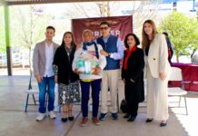 Entregan apoyos alimentarios a familias vulnerables