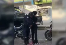 Asesina alumno a 2 maestras de preparatoria en Michoacán; presumió fusil en redes