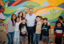 Apoyan Toño Astiazarán y Patty Ruibal talento de niñez hermosillense con mural comunitario en CIF Norte