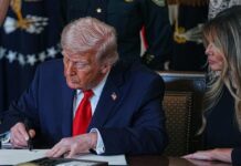 Afirma Trump que EU mantiene diálogo con Cuba, pero prioriza conflicto con Irán