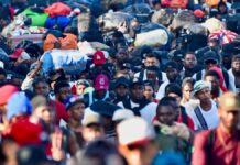 Caravana migrante sale de Chiapas: Haitianos encabezan el grupo que busca llegar a grandes ciudades