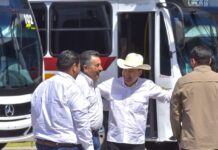 PORQUE ASÍ SE HACE CON BIENESTAR, ENTREGA GOBERNADOR DURAZO A PRESIDENTE LAMARQUE 15 NUEVAS UNIDADES DE TRANSPORTE PÚBLICO EN CAJEME