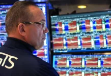 Tensiones por el estrecho de Ormuz enfrían optimismo en mercados financieros