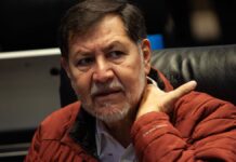 Noroña hace ‘berrinche’ en entrevista por preguntas de viajes y ‘mansión’: ‘No tiene sentido la plática’