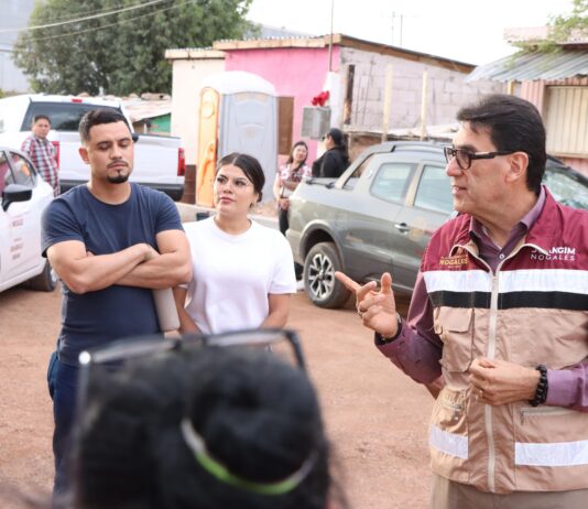 Supervisa alcalde obras de pavimentación en Los Tápiros