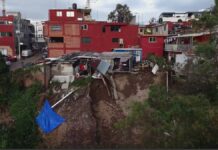 Deslaves dejan viviendas al filo del colapso en Lomas de Chamizal, Cuajimalpa