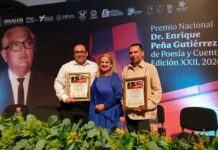 Maestro de Tec Obregón Gana Concurso Nacional de Poesía