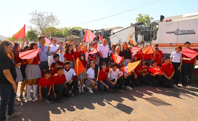 Inicia Toño Astiazarán recarpeteo de avenida Rebeico que beneficia a miles de habitantes (1)