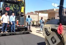 AVANZA JAVIER LAMARQUE EN REHABILITACIÓN DE CALLES CON PROPIO EQUIPO COMPLETO PARA PAVIMENTAR
