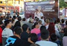 Familias de la Nuevo Hermosillo dialogan con Javier Lamarque en recorrido casa por casa y asamblea