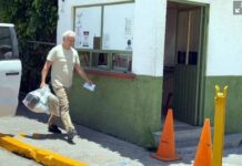 Ex director de Pemex sale del penal de Atlacholoaya tras cambio de medida cautelar por violencia familiar