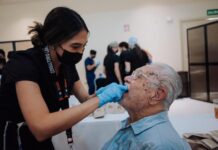 Apoya Toño Astiazarán a adultos mayores con más de 2 mil prótesis dentales