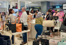 Apoya la política fiscal reducción en brecha de ingresos