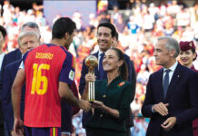 Claudia Shienbaum en la premiación entrega Balón de Oro
