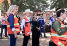 SUPERVISAN ALCALDESA Y GOBERNADOR LA OBRA DE REHABILITACIÓN DE INFRAESTRUCTURA HIDRÁULICA, SANITARIA Y PAVIMENTACIÓN EN CALLE 300
