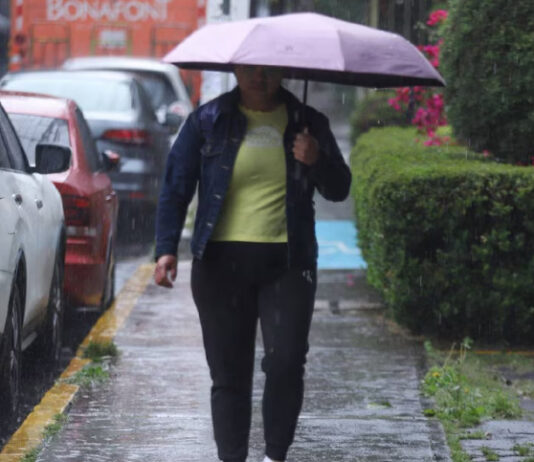 Conagua vigila posible ciclón tropical en el Pacífico: ¿Dónde se encuentra ‘la amenaza’?