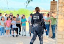Acerca Policía Estatal acciones de proximidad y prevención a familias de Ónavas
