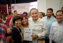 Durazo y Sedatu aseguran el patrimonio de familias sonorenses con entrega de escrituras y créditos liquidados