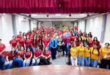 Omar Del Valle Colosio lleva a la Escuela Normal el documental “Vitrales: la historia de Cinthya”