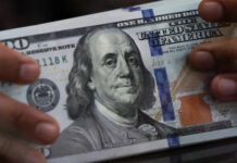 Peso mexicano perfila cuarta caída consecutiva frente al dólar y su peor semana desde marzo