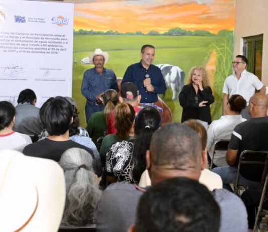 Acuerdan Toño Astiazarán y ejidatarios de La Manga suministro de agua tratada para actividades productivas
