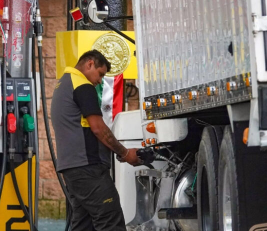 Estímulos fiscales han permitido mantener precio de combustibles: Sheinbaum; reportan abusos en gasolina Premium