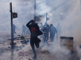 «Tomamos la Bastilla»: Francia se llena de manifestaciones violentas contra la represión y el encarecimiento de la vida